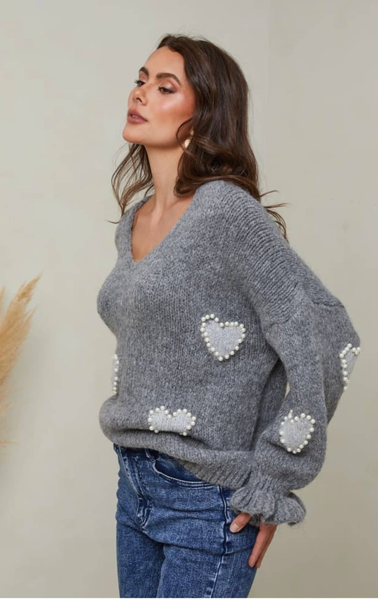 LÉA & LUC – wholesale Pullovertröja - Dam – Tröja med hjärtmönster och pärlor, V-ringad, dam15