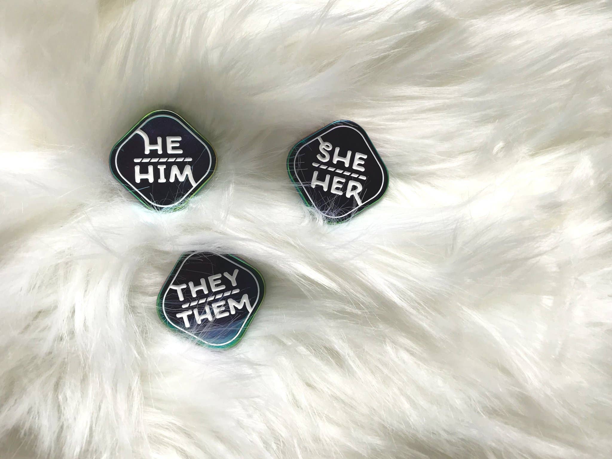 TheThirdArrow – Engroshandel Reversnål/knap – Rainbow Metal Stedord Pin4