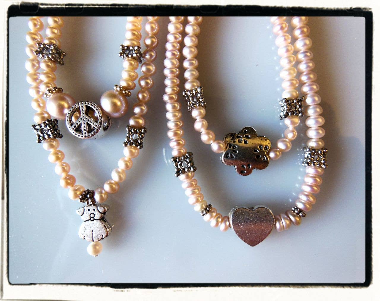 Jane A Gordon: Jewelry  Art  Gifts  Inspiration – wholesale Halsband - Barn – Pärlor för små flickor - blomma hänge på sötvattenspärlor från Kina3