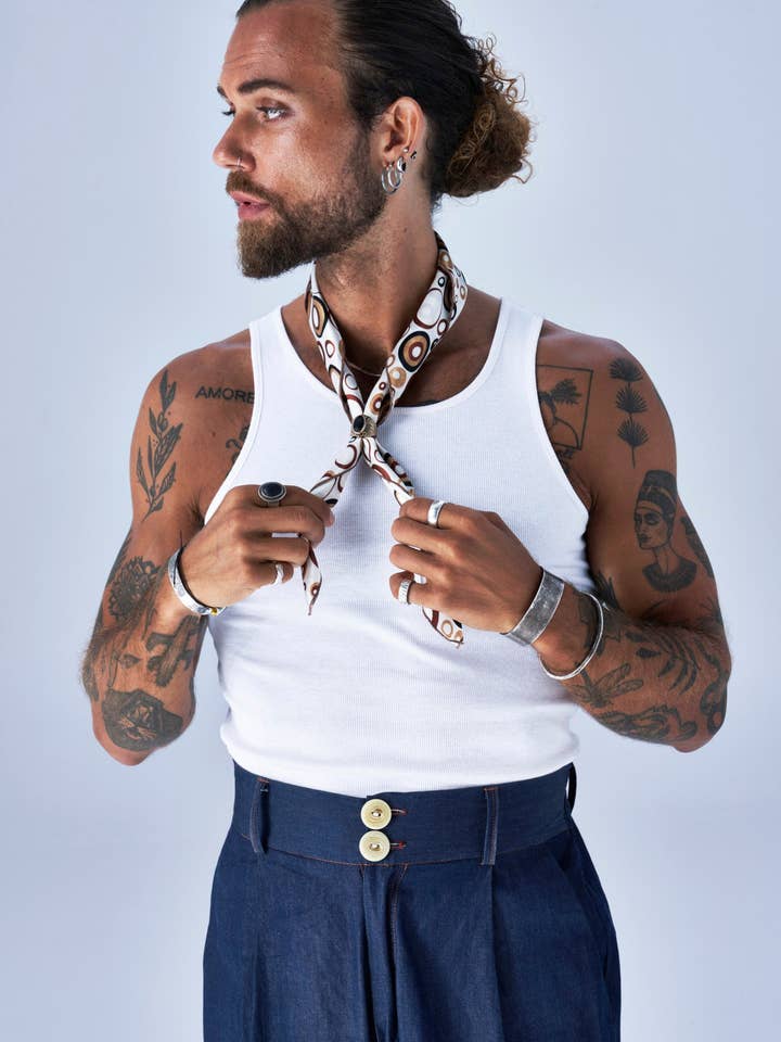 Fazzoletto al collo con cerchi marroni per la vendita all'ingrosso da parte di wildsky