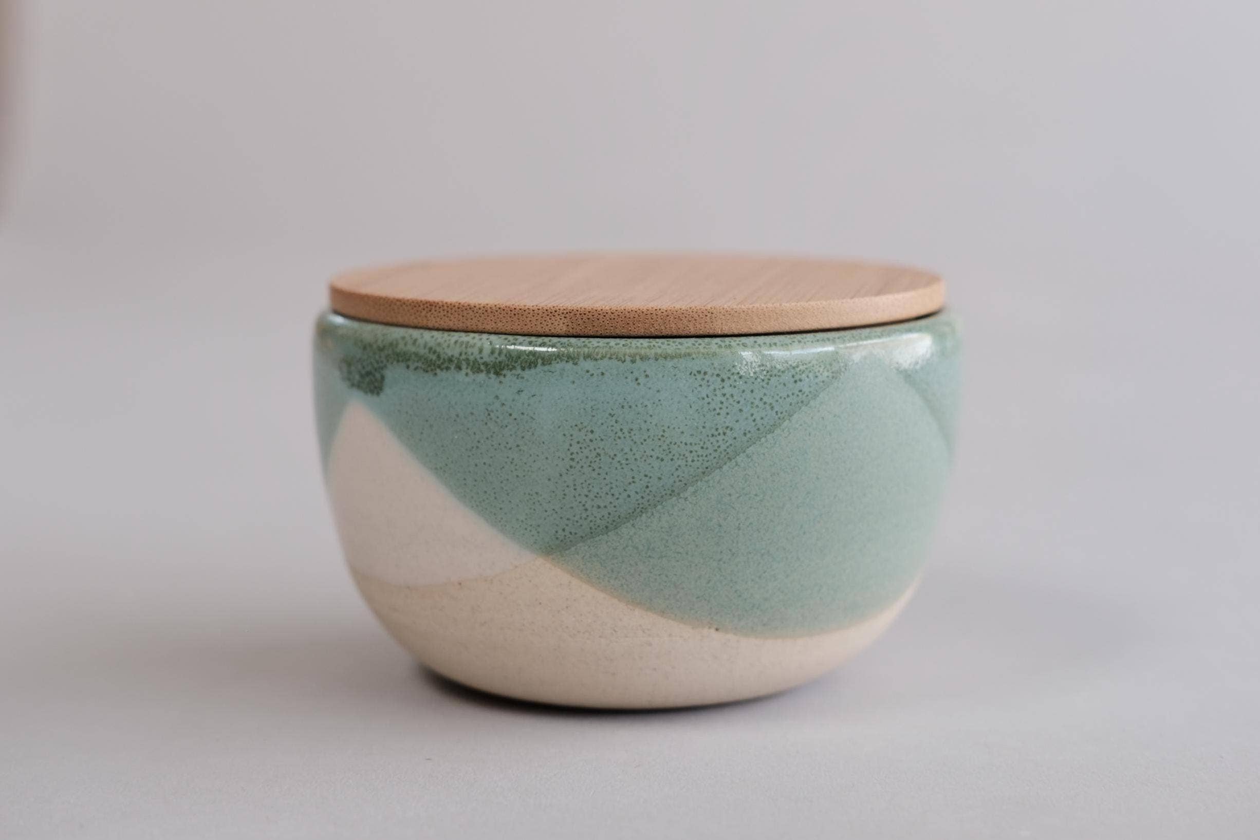 FHAR Studio - Wholesale Salt Mill - core - Salt Cellar with Bamboo Lid - Handmade porcelain 7