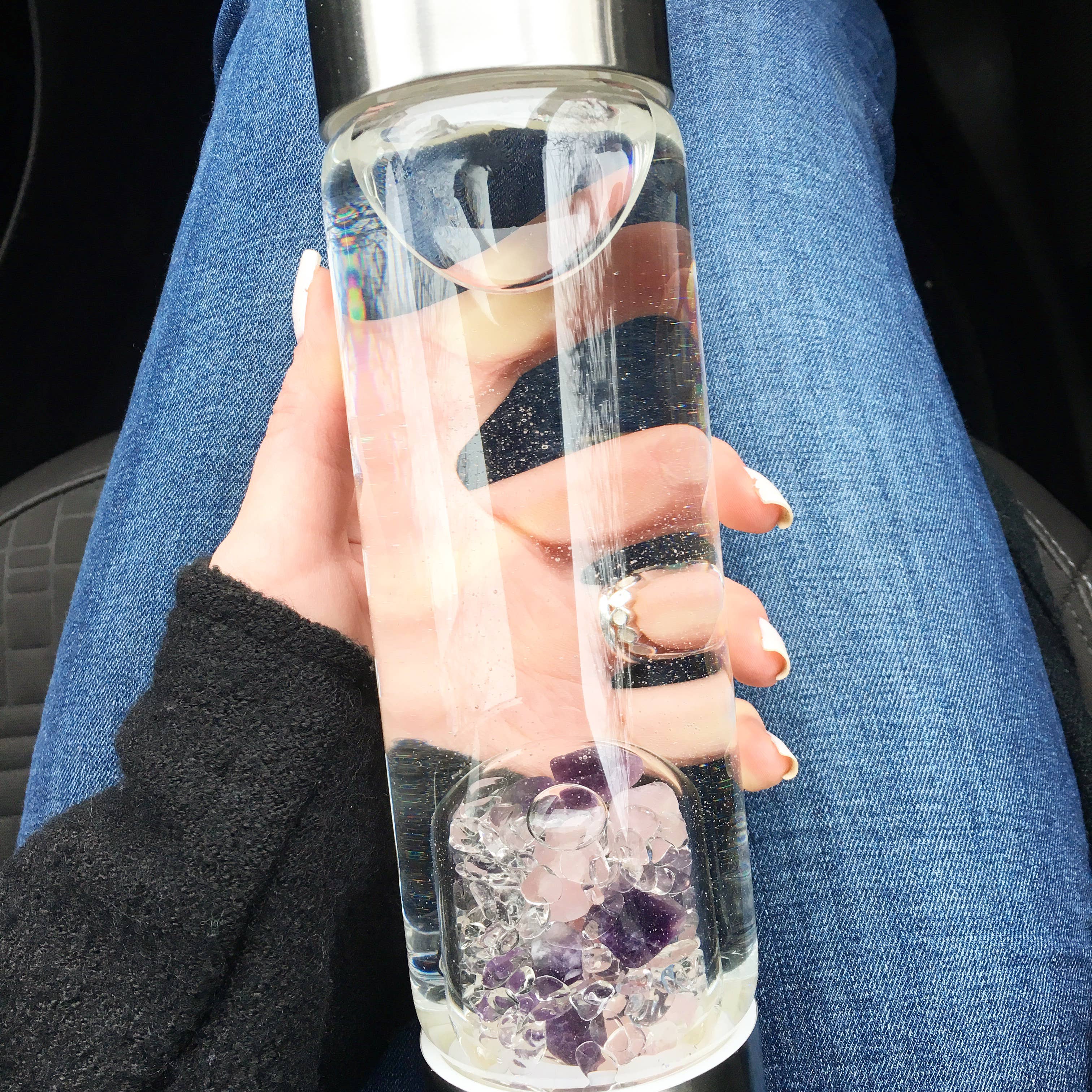 VitaJuwel USA - Wholesale Water Bottle - ViA Crystal Water Bottle | WELLNESS w Amethyst & Rose Quartz7