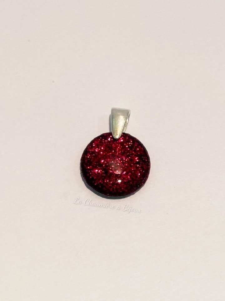 “Cherry Glam” red pendant for wholesale by La Chaumière à Bijoux