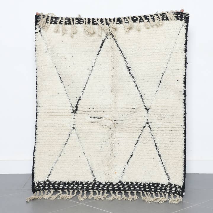 White Moroccan Wool Rug with Black Lines (101×117 cm) for wholesale by MUSMUSRUGS