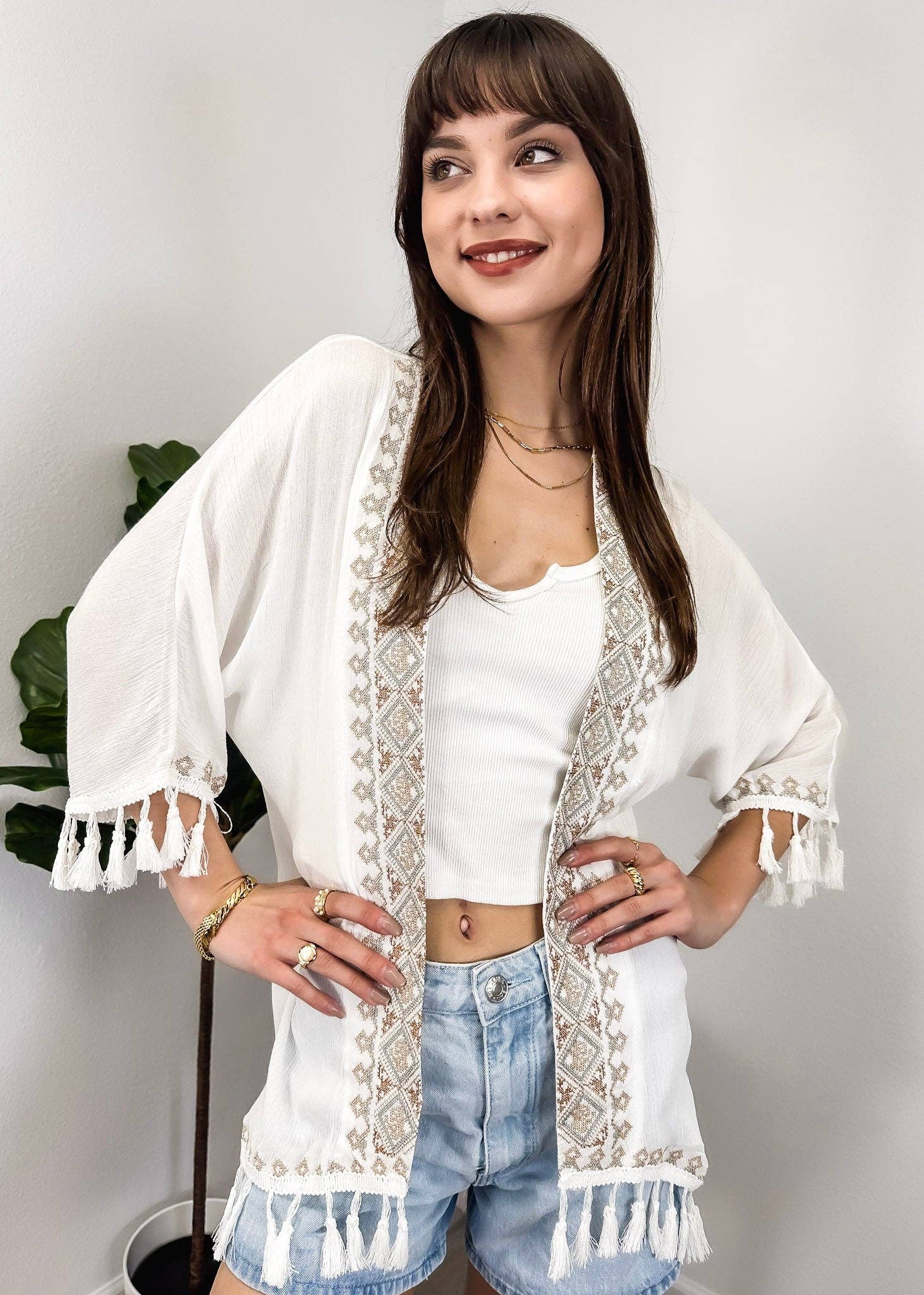 Anna Kaci Wholesale - Vente Kimono – femme - Cardi à pompons à devant ouvert pour femmes avec kimono tribal Boho2