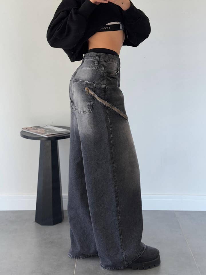 Marayn – wholesale Jeans – Women’s – Retro Street Style Gradient Distressed Denim Jeans2