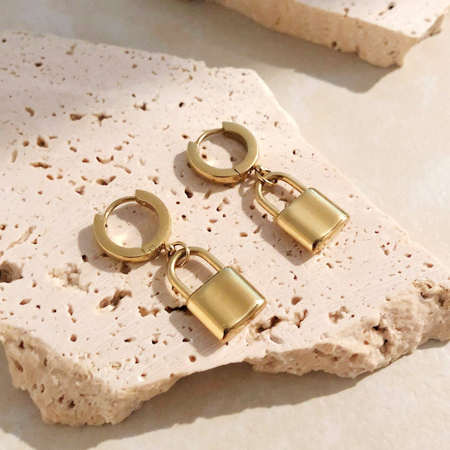 Guld Guld medaljon øreringe for engroshandel på Faire3