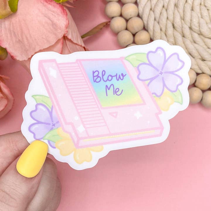 Autocollant Vinyle Rétro Gaming Blow Me pour la vente par Pink Petal Paper Co