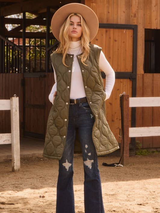 Oddi - Wholesale Outerwear Vest - Women's - Plus Quilted Vest Jacket - Front Snap Button Closure2