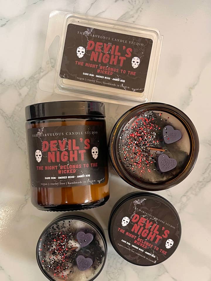 Bougie de la Nuit des Diables | Romance Sombre de Penelope Douglas pour la vente par Marvelous Candle Studio