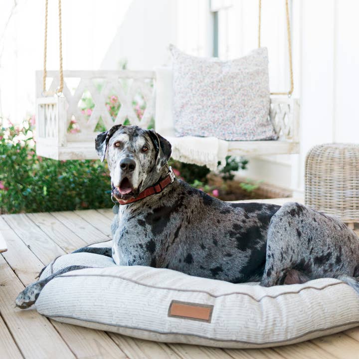 Lit rond pour animaux de compagnie en fougère pour la vente par The Houndry