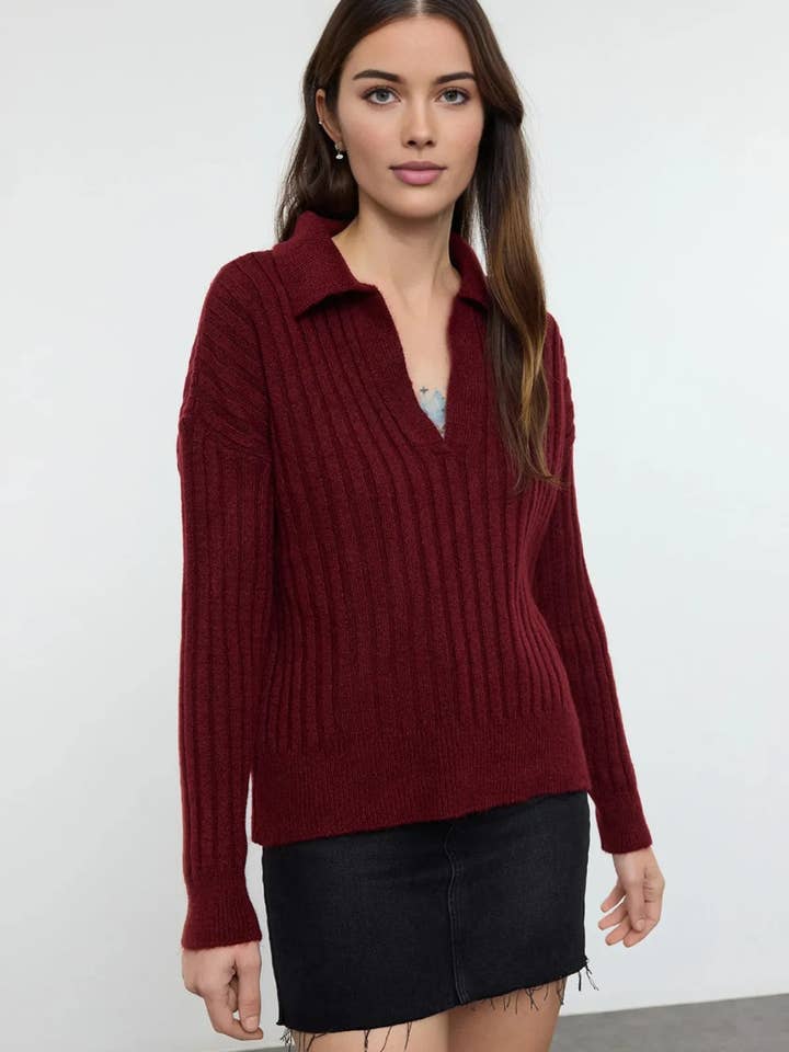 Striktrøje med blød tekstur og polokrave for engroshandel hos Hoxton Gal