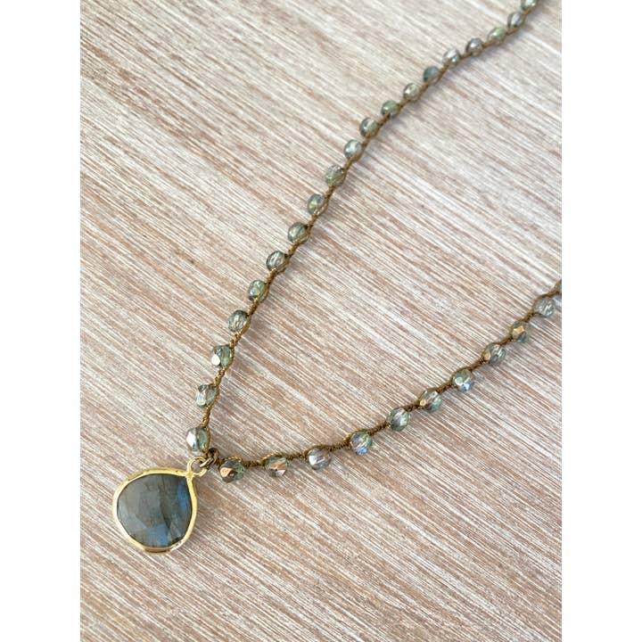 Twist Style - Wholesale Pendant/Charm Necklace - Labradorite Drop Crocheted Necklace In Greenish Blue