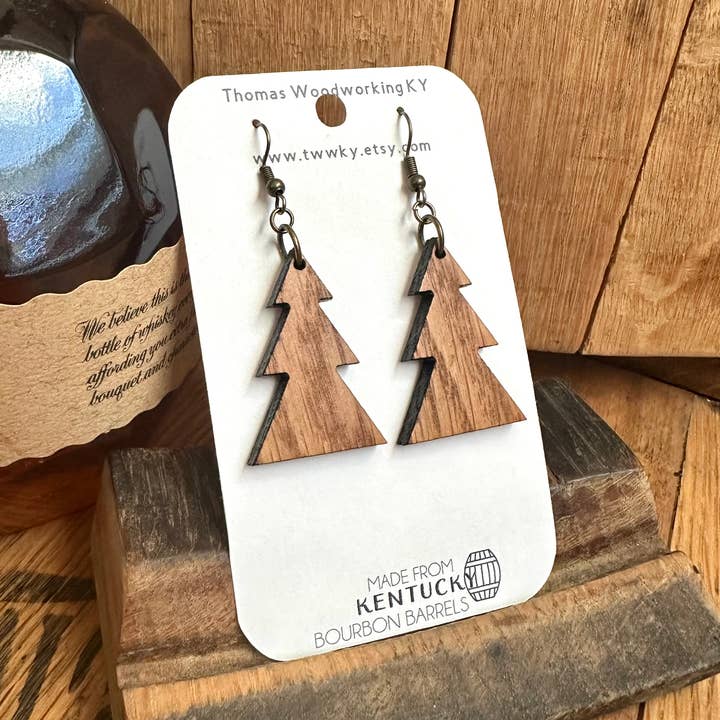 TWWKY – Engroshandel Hængeøreringe og creoløreringe – Genvundne Kentucky Bourbon Barrel juletræøreringe0