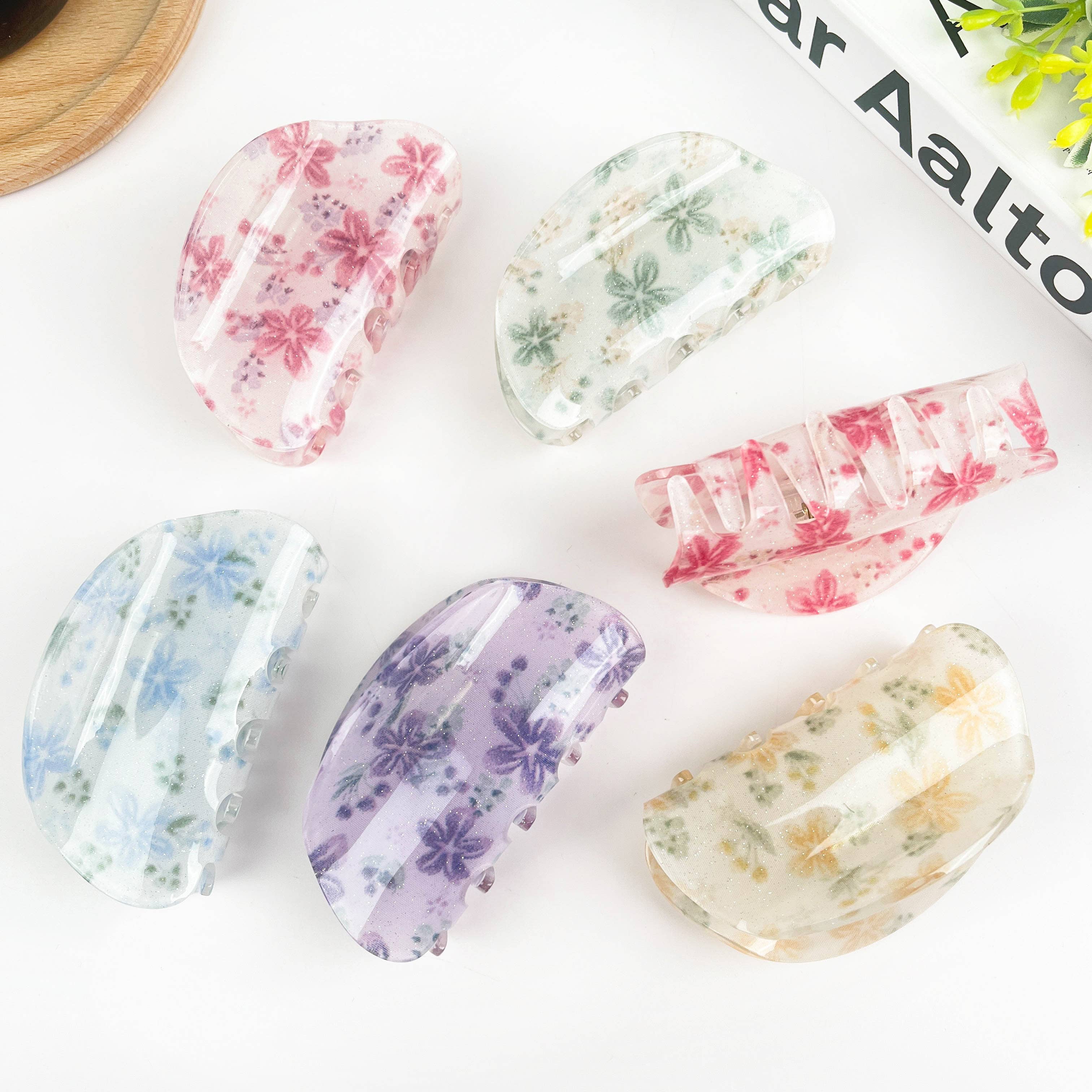 TheDivaSoap - Wholesale Hair Clip - Women's - Small Flower Semicircle Hair Clip1