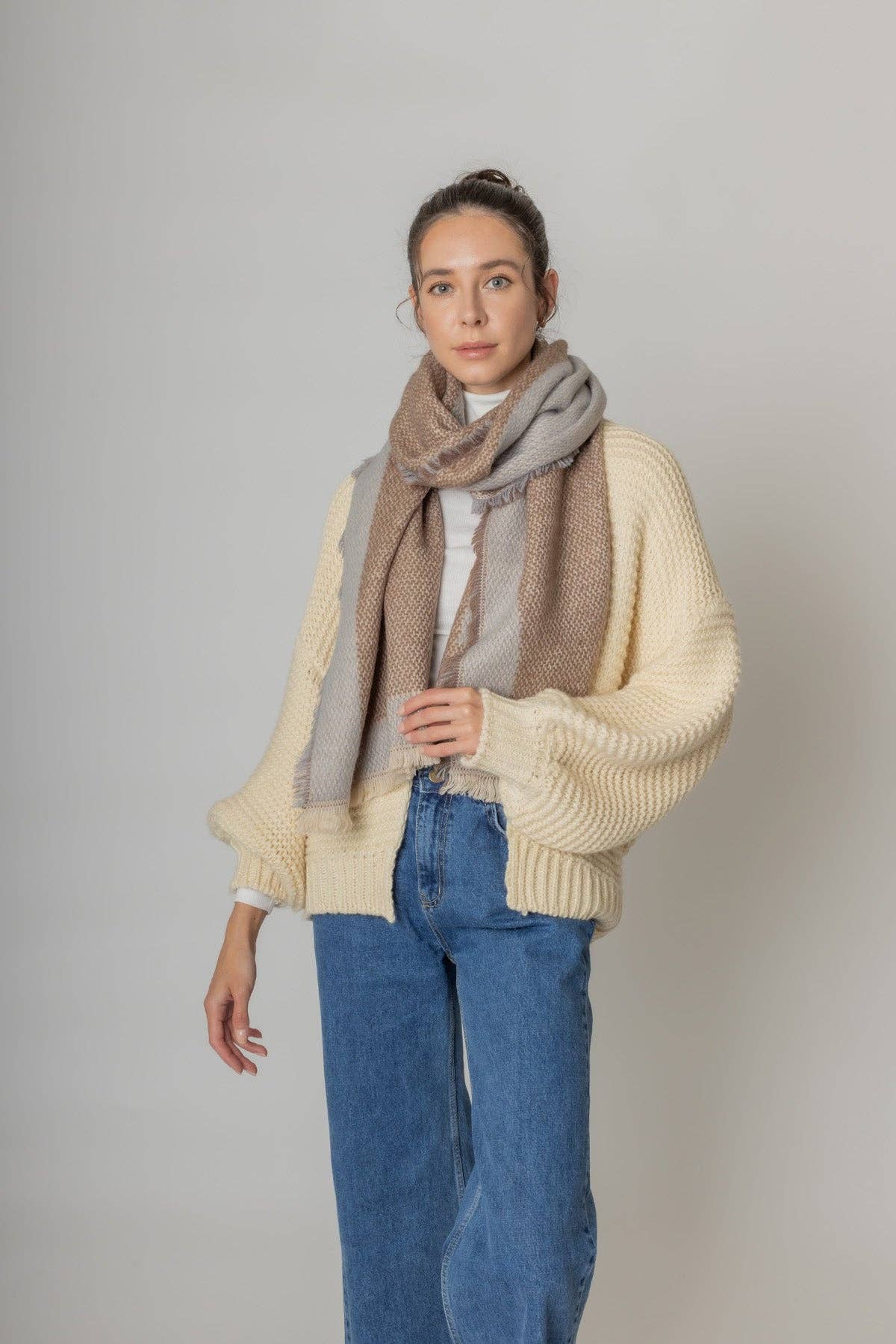 Do Everything In Love® – wholesale Scarf – Women's – Color Bordered Scarf1