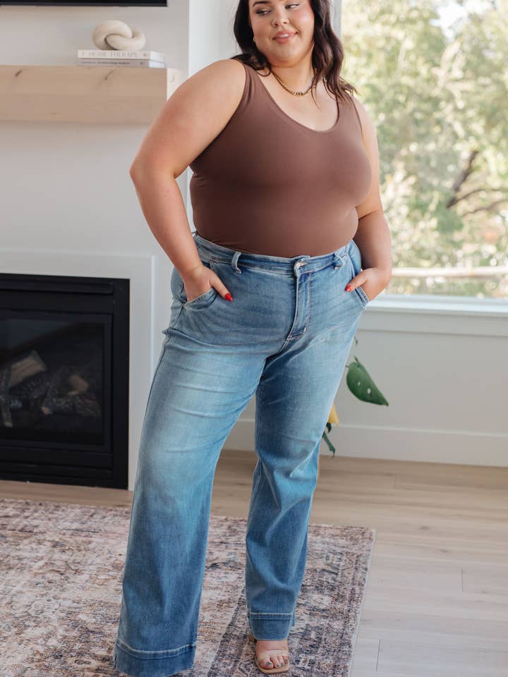 Effortless Elegance Boutique - Venta al por mayor Vaqueros - Mujer - Vaqueros Mindy de talle medio y pernera ancha
