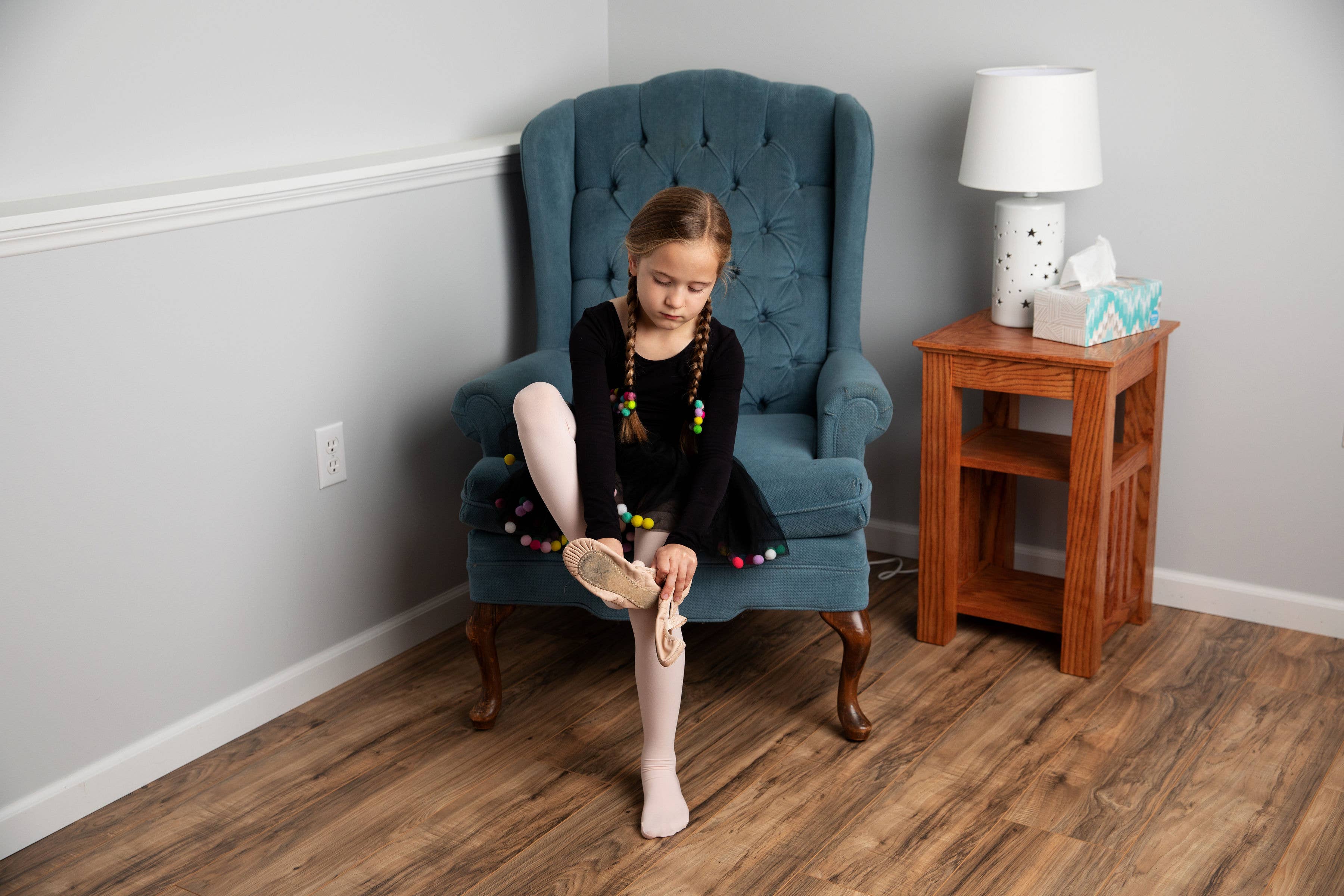 Tutu Joli LLC – Tutu - Crianças por atacado – Tutu Pom Pom Preto e Gravata de Cabelo Laço | Conjunto de Saia Infantil 2Pcs9