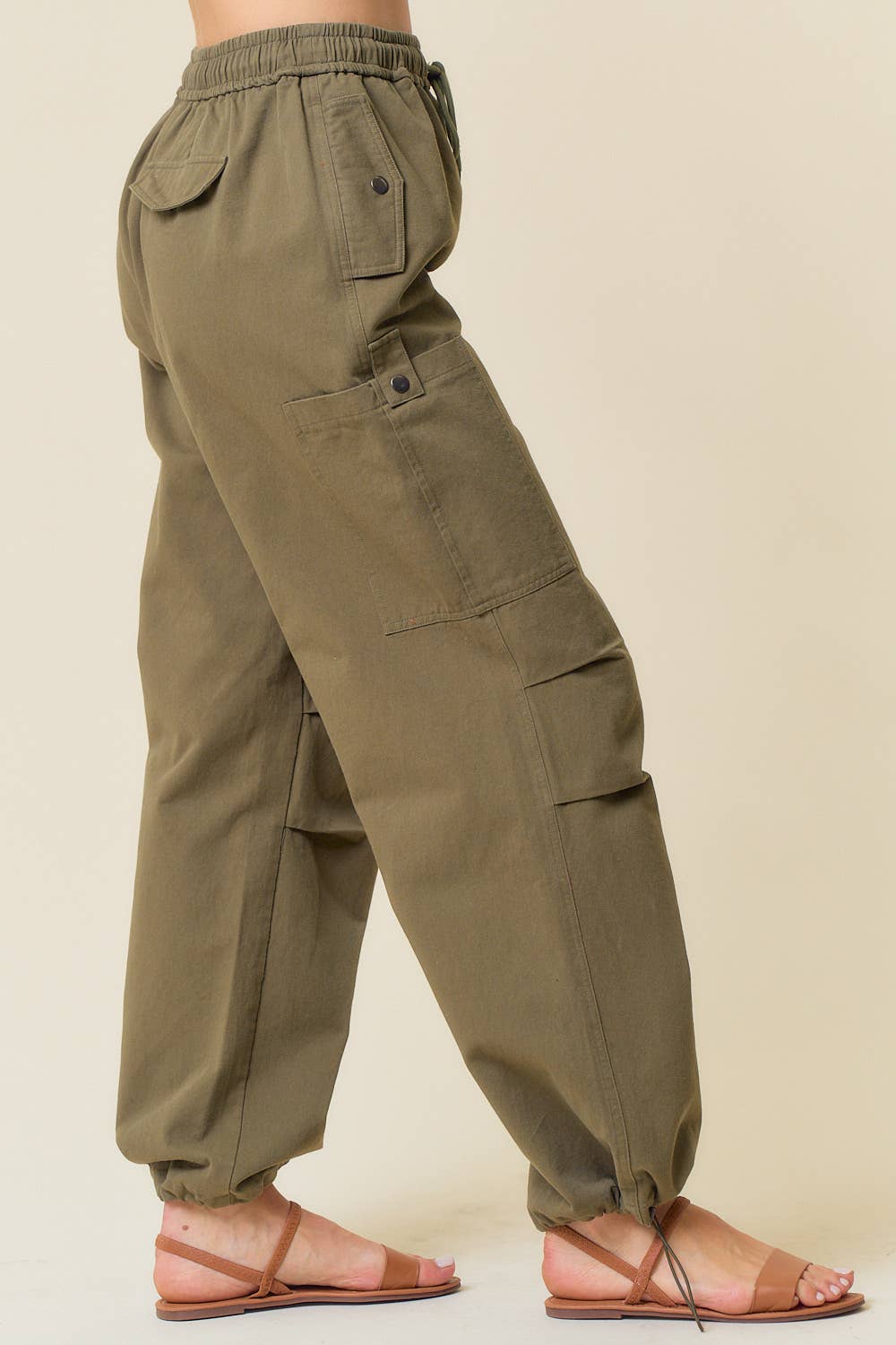 Doe and Rae - Wholesale Broek - Dames - CARGOBROEK VAN KATOENKEPERSTOF MET HOGE TAILLE EN WIJDE PIJPEN - 8793P2