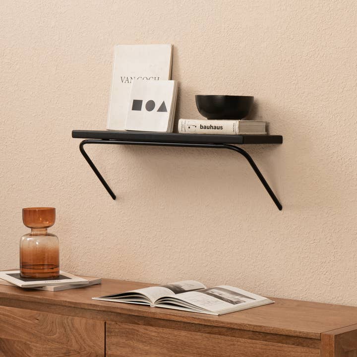 Estantería de pared Venice de madera maciza con soportes metálicos para venta al por mayor de MH London