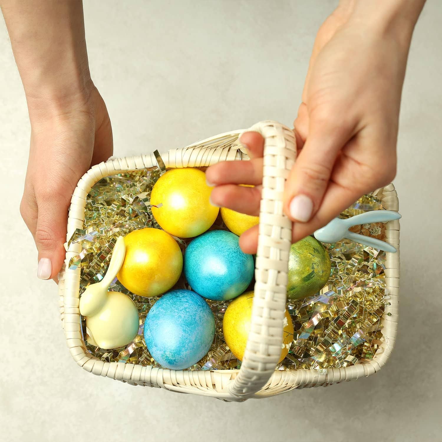 Posh Paper - Wholesale Tissue Paper - Christmas Metallic Gold Crinkle Paper Shredded Gift Basket Filler, 1 LB4