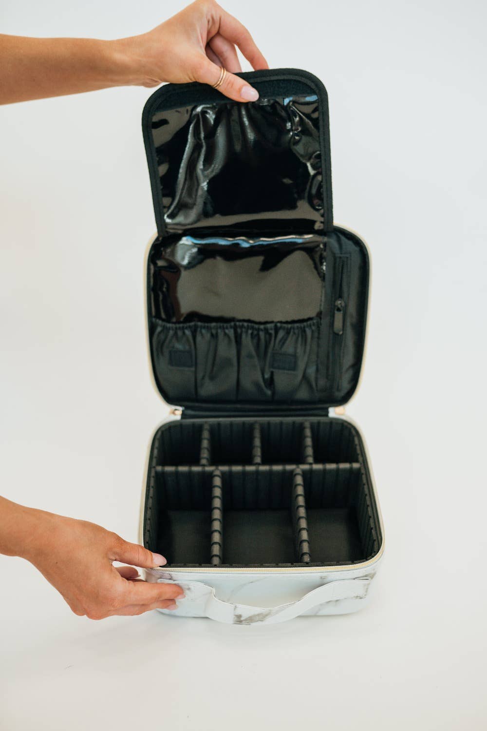 modern and chic - Vente Trousses de maquillage/cosmétique - Trousse cosmétique personnalisable Khloe8