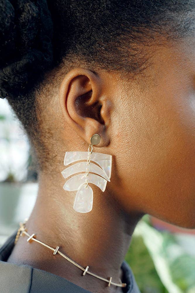 Paulina Otero – Brincos de argola por atacado – Brincos de equilíbrio em iridescente branco1