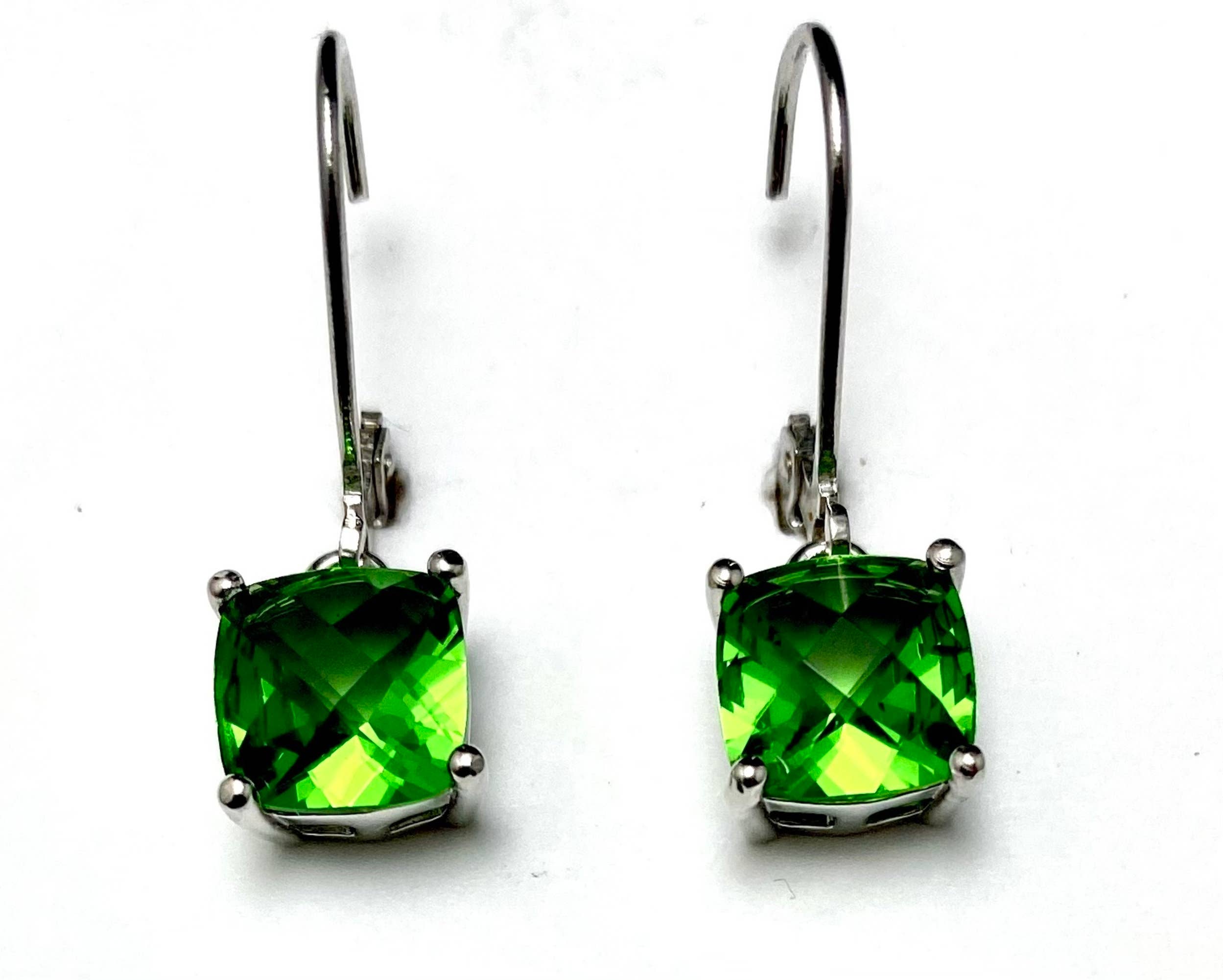 Twan Kee Jewelry - Venta al por mayor Pendientes colgantes - Colgante E90808LG Fancy Style con diseño de helenita en forma de cojín con forma de helenita3