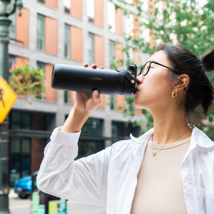 LARQ - Wholesale Water Bottle - LARQ Bottle Swig Top 34oz - Insulated Water Bottle - Obsidian Black4