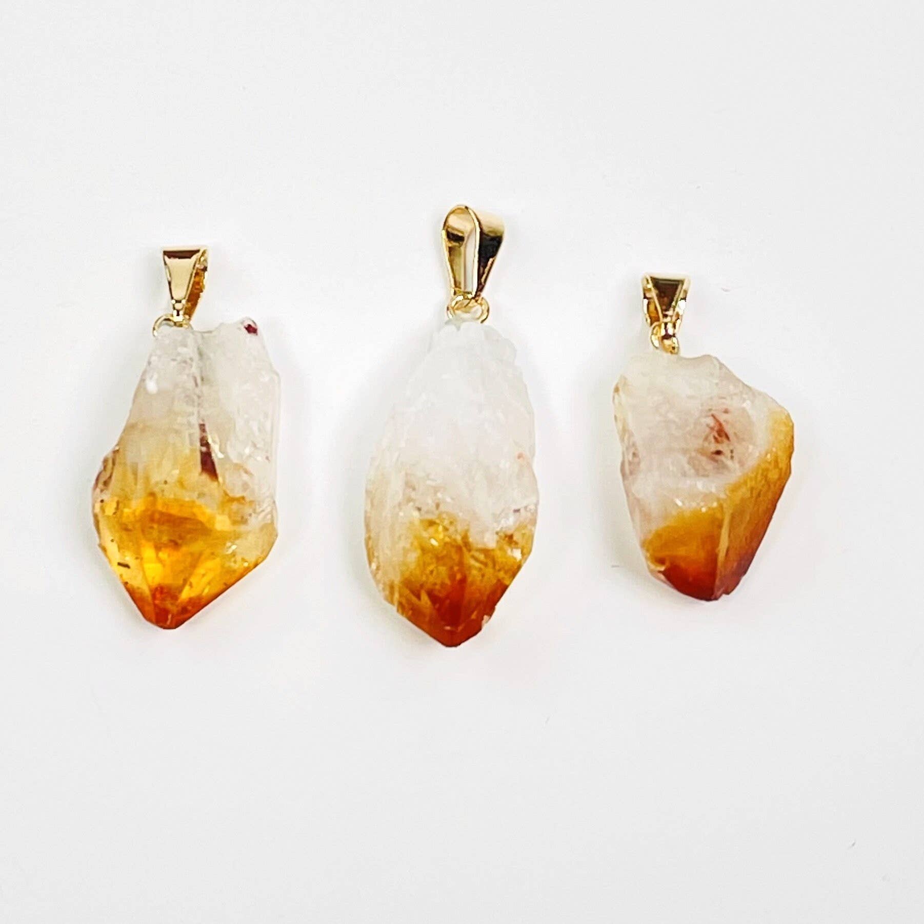 Jewelers Paradise - Vente Breloques/médailles personnalisées - Pendentif en pointe de citrine brute avec bélière plaquée or ou argent1