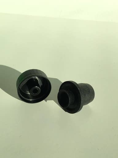 Olival d'Ouro/Terre de sens - Wholesale Oil/Vinegar Dispenser - Black pour spout cap for C/R bottle0