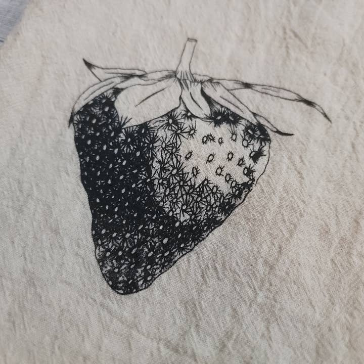 Torchon fraise pour la vente par Brumbams Creations