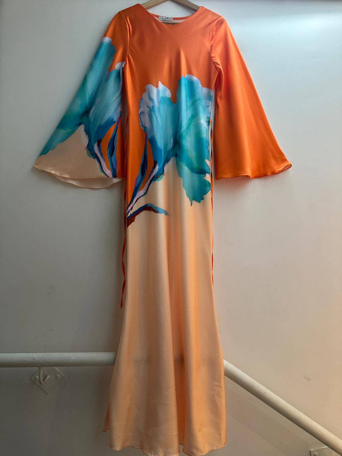 LORIANE – Großhandel Kleid – Damen – LORIANE Bedrucktes langes Kleid mit Bindebändern6