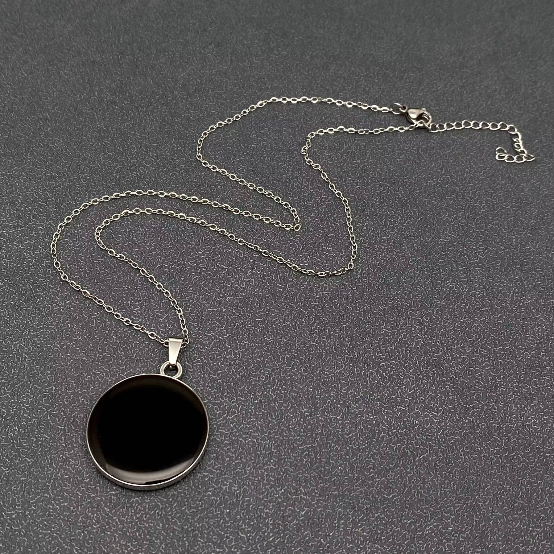 Mio Queena - Vente Colliers à pendentif - Collier Charm Rond avec Fleurs Séchées & Champignons - PDF2