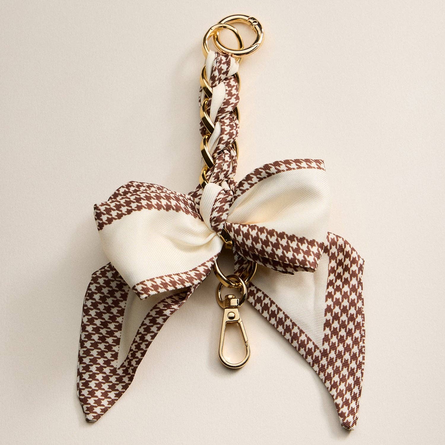 Frem - Wholesale Keychain - Women's - Scarf Bow Keychain with Gold Chain Link – Elegant Bag or Key Accessory3