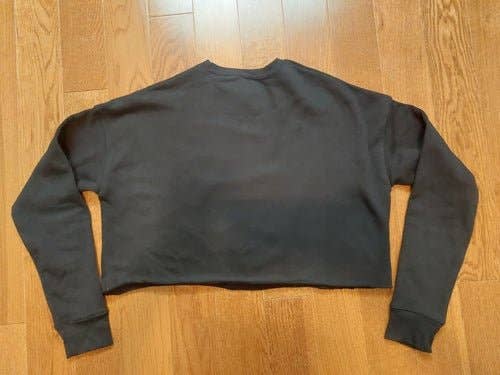 Ohhh So Swag - Wholesale Graphic Sweatshirt - Women's - Red Kiss Lips, Green Heart Long Sleeve Cropped Sweater | US12