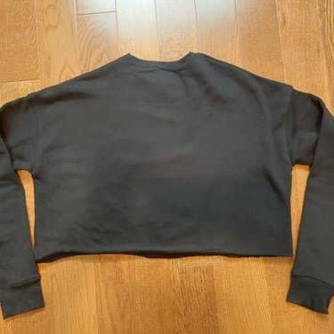 Ohhh So Swag - Wholesale Graphic Sweatshirt - Women's - Red Kiss Lips, Green Heart Long Sleeve Cropped Sweater | US12