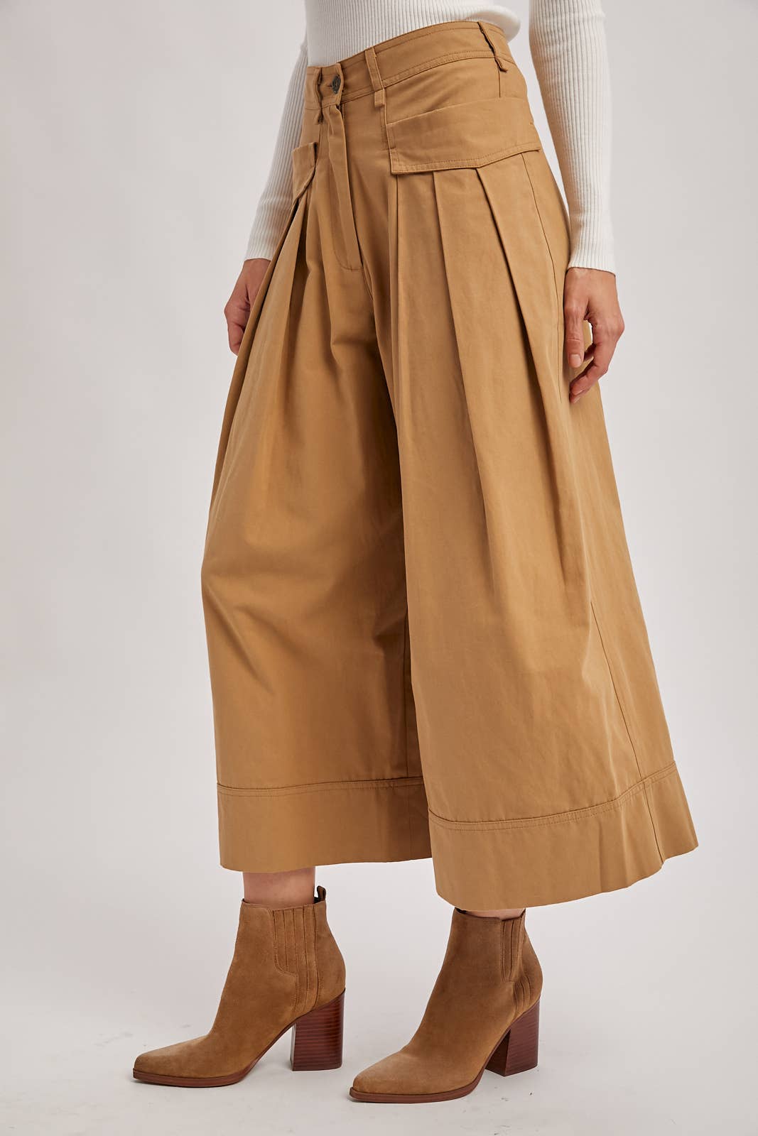 Bluivy - Wholesale Pants - Women's - PLEATED WIDE-LEG CULOTTE PANTS WITH POCKETS9