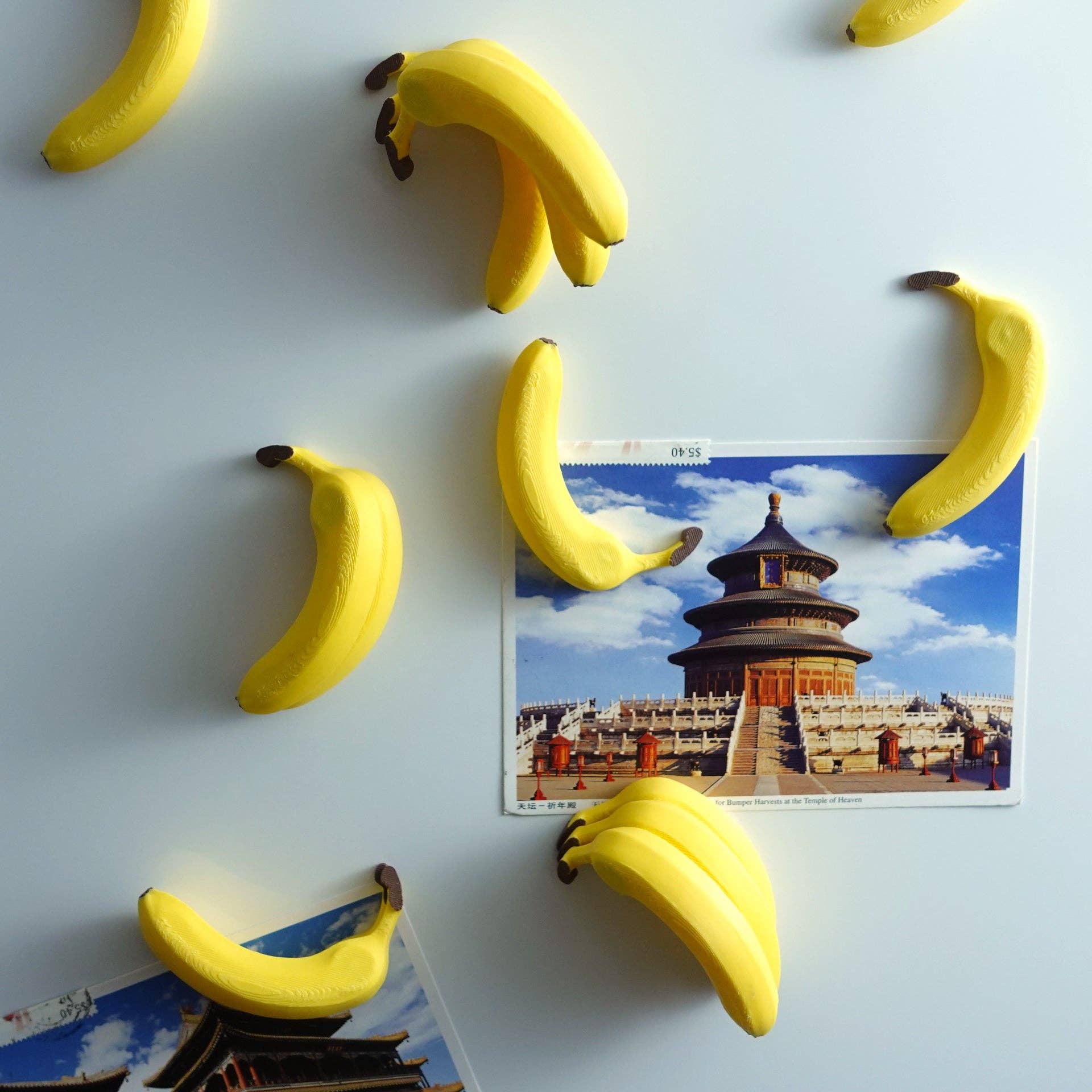 Roomberry - Wholesale Magnet - Banana Fridge Magnets – 4, 8, or 18 Decorative Magnets in a Ring2