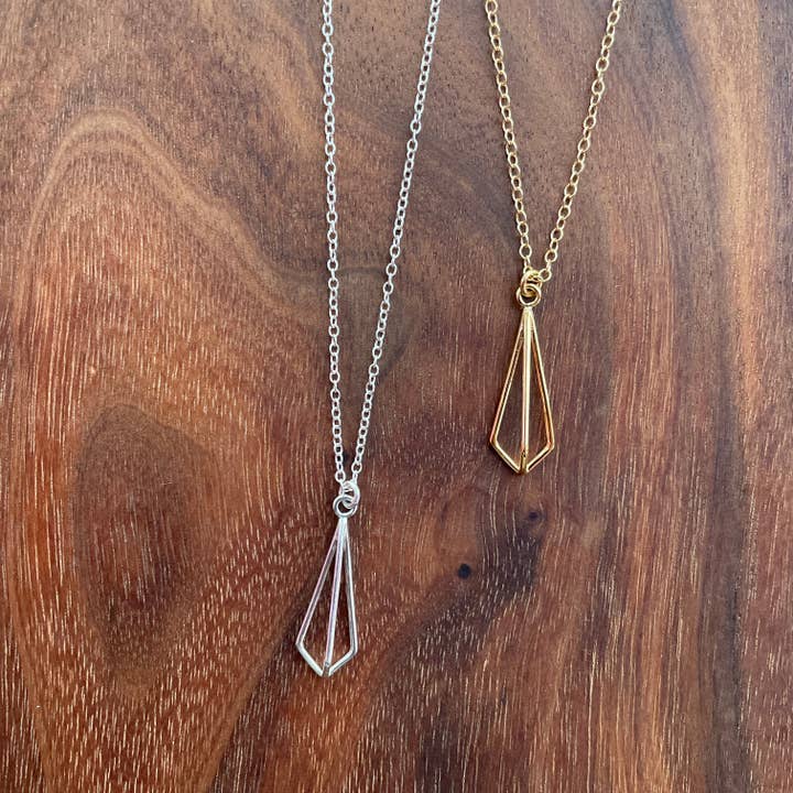 collana tiny kite per la vendita all'ingrosso da parte di Hahn Jewelry