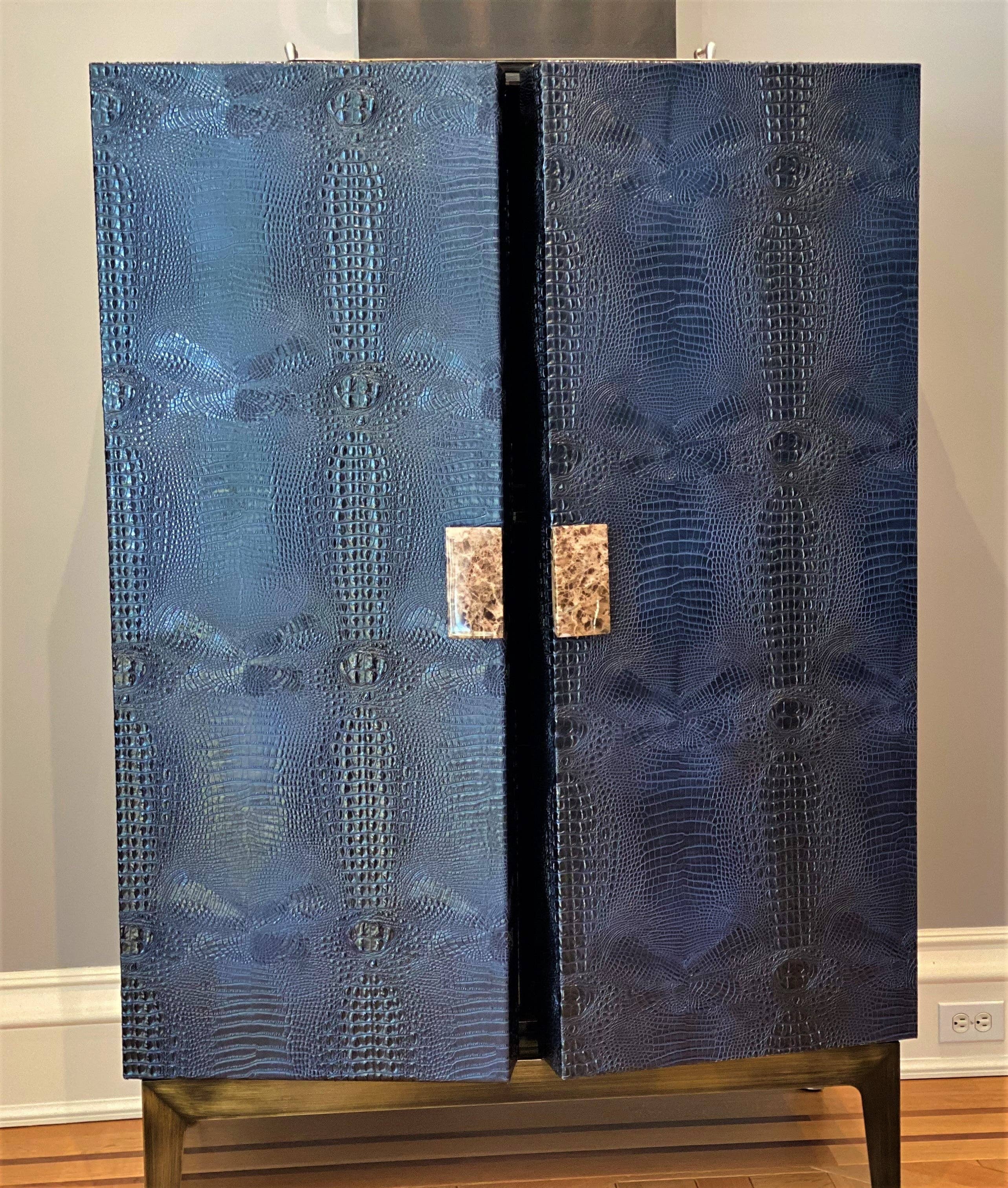One Preevay Luxury Home Furniture & Decor - Wholesale Cabinet - Louis XIV Inspired Faux Crocodile Armoire | Marble Handle Pulls | One Preevay4