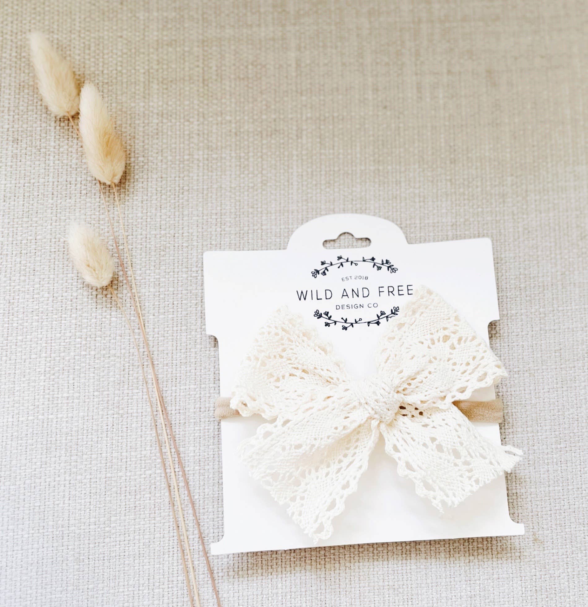 Wild and Free Design Co. - Wholesale Haarstrik - Kinderen - Gehaakte strik met pinwheel