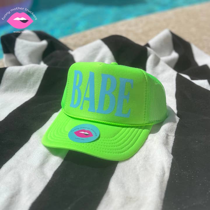 CASQUETTE DE CAMIONNEUR BABE pour la vente par Funny Mother Truckers