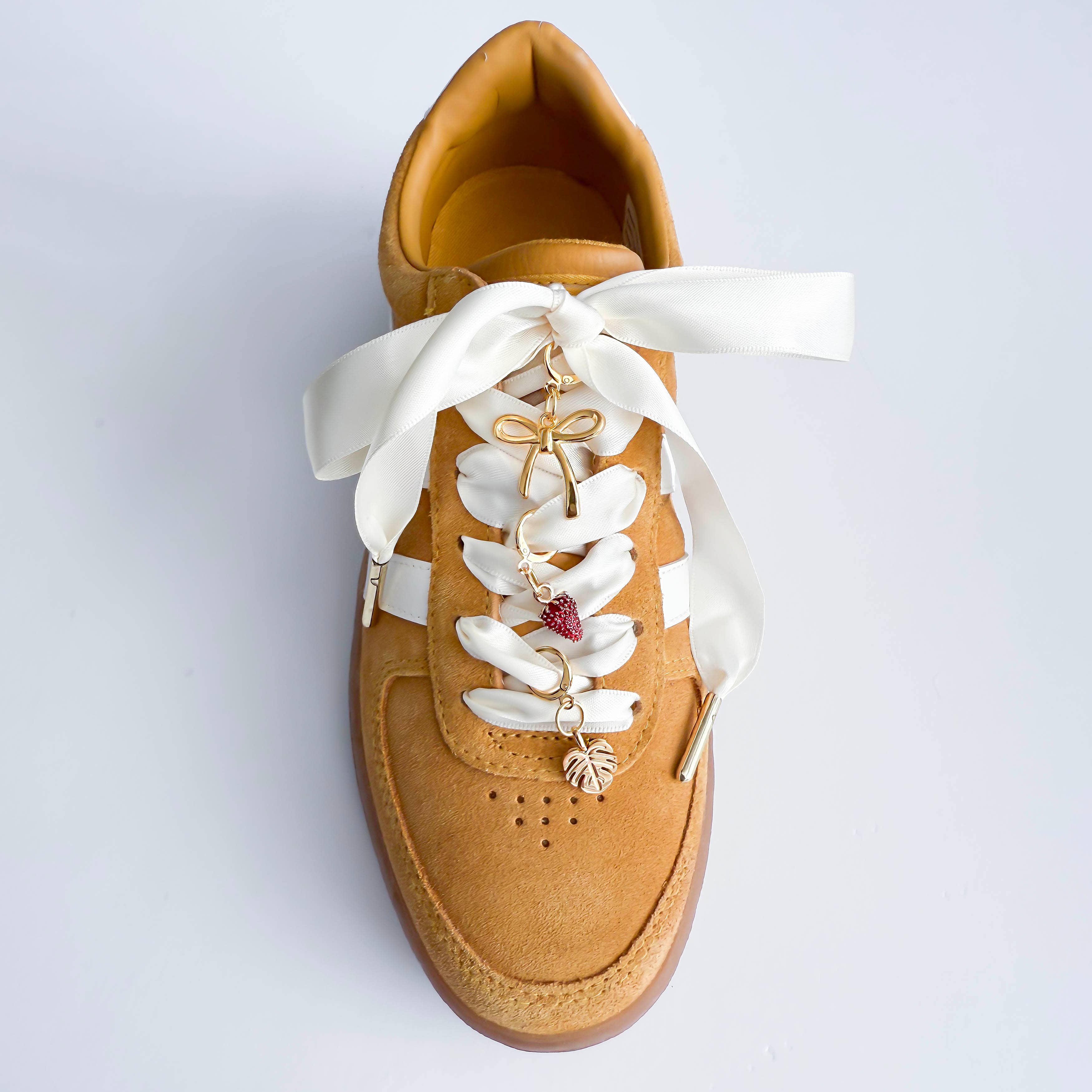 Leo & Lee Studio - Wholesale Shoelaces - Women's - Satin Sneaker Laces with Gold Aglets – Luxe Shoe Accessory10
