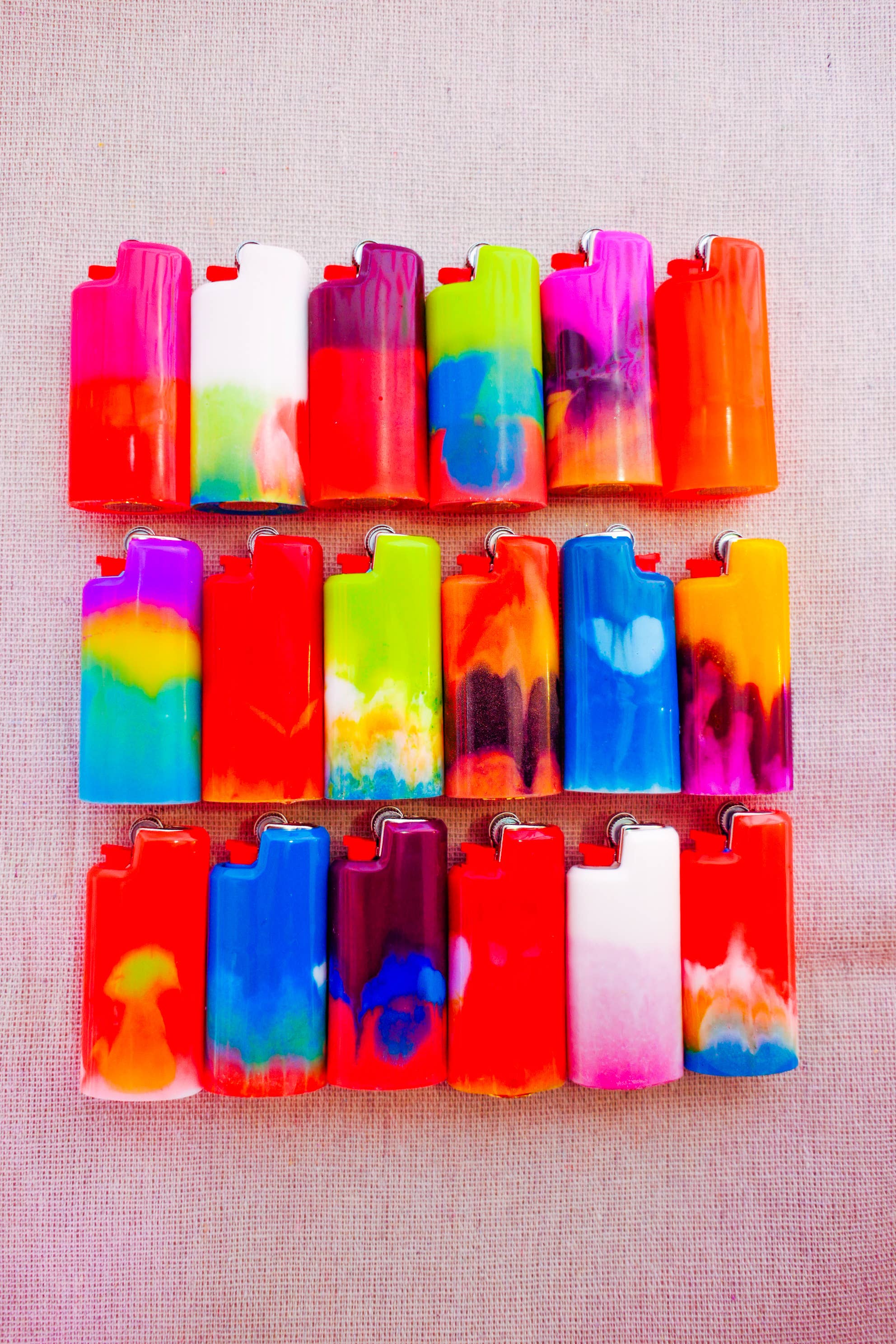 Resin at the Disco – Großhandel Feuerzeug – Gino Feuerzeughalter aus Harz mit austauschbarem Bic-Feuerzeug5