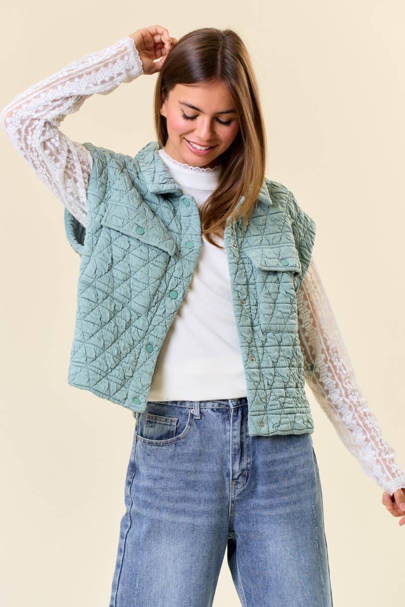 Doe and Rae - Wholesale Outerwear Vest - Women's - QUILTED POINT COLLAR FLAP PATCHED POCKET VEST - 10626J-111