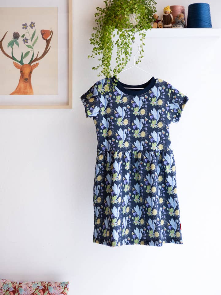 'Flying Seahorse' Baby Doll Underklänning | marinblå för wholesale av aesthete-kidswear