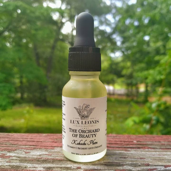 Kakadu Plum Oil, the Miracle Skin Oil for wholesale by Lux Leonis