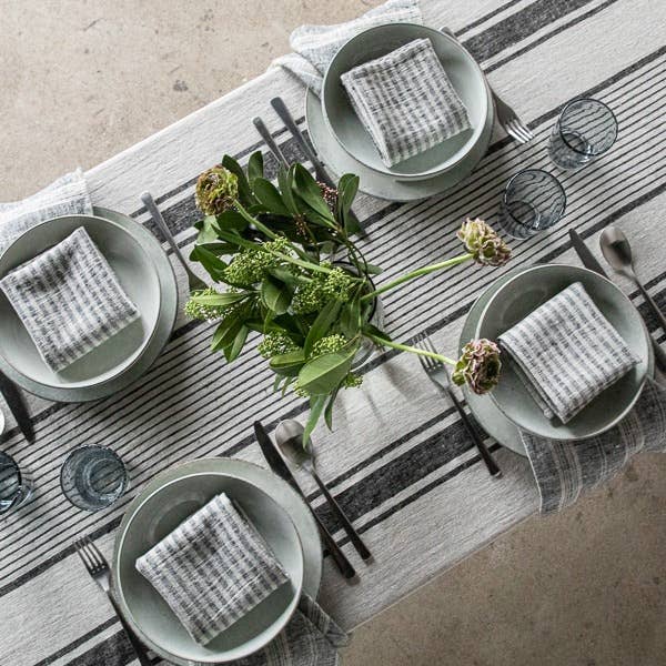 LinenMe - Wholesale Tablecloth - Linen Tablecloth Black Provence3