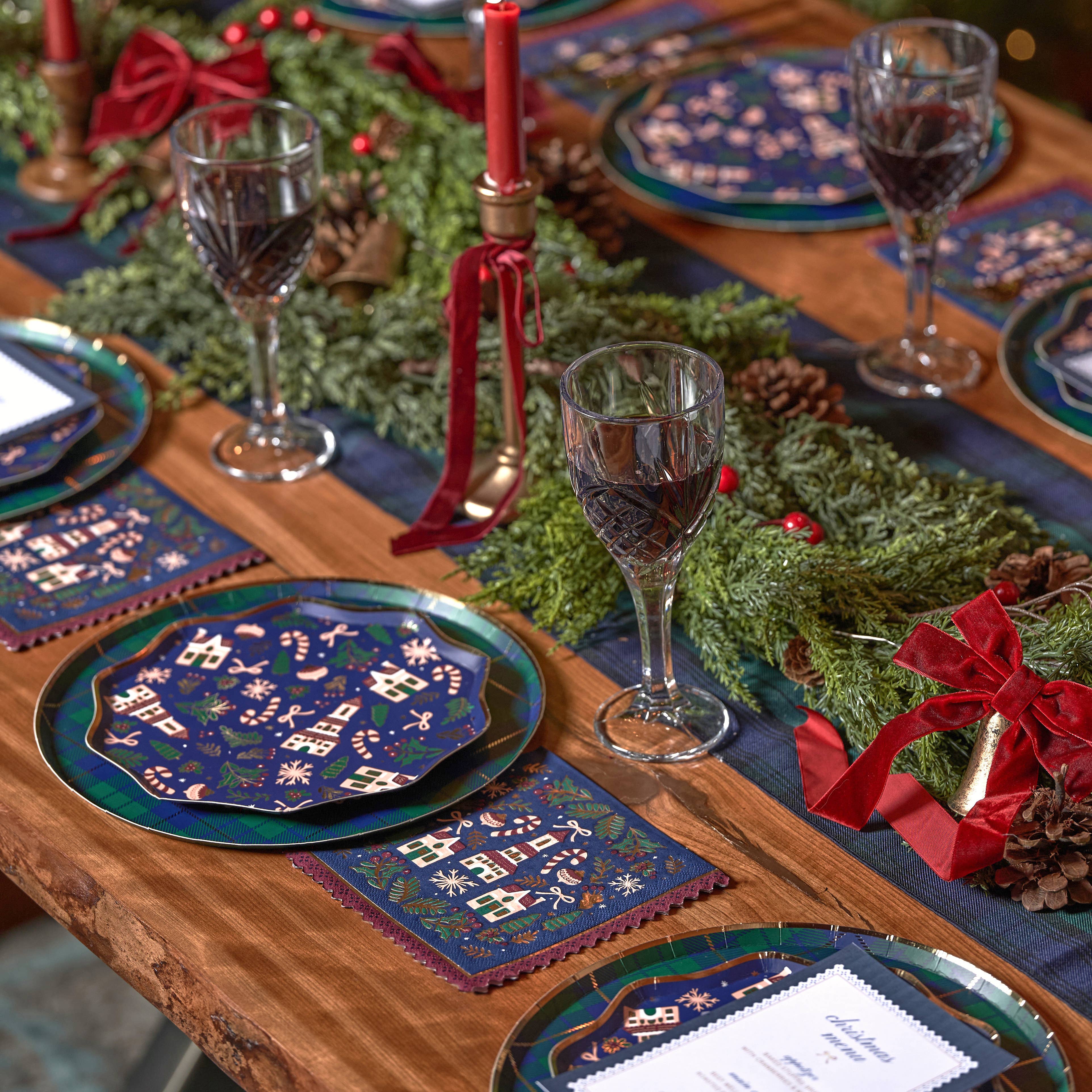 Harlow & Grey - Wholesale Disposable Plate - Vintage Christmas Plates - Small Paper Plates (Dessert)1